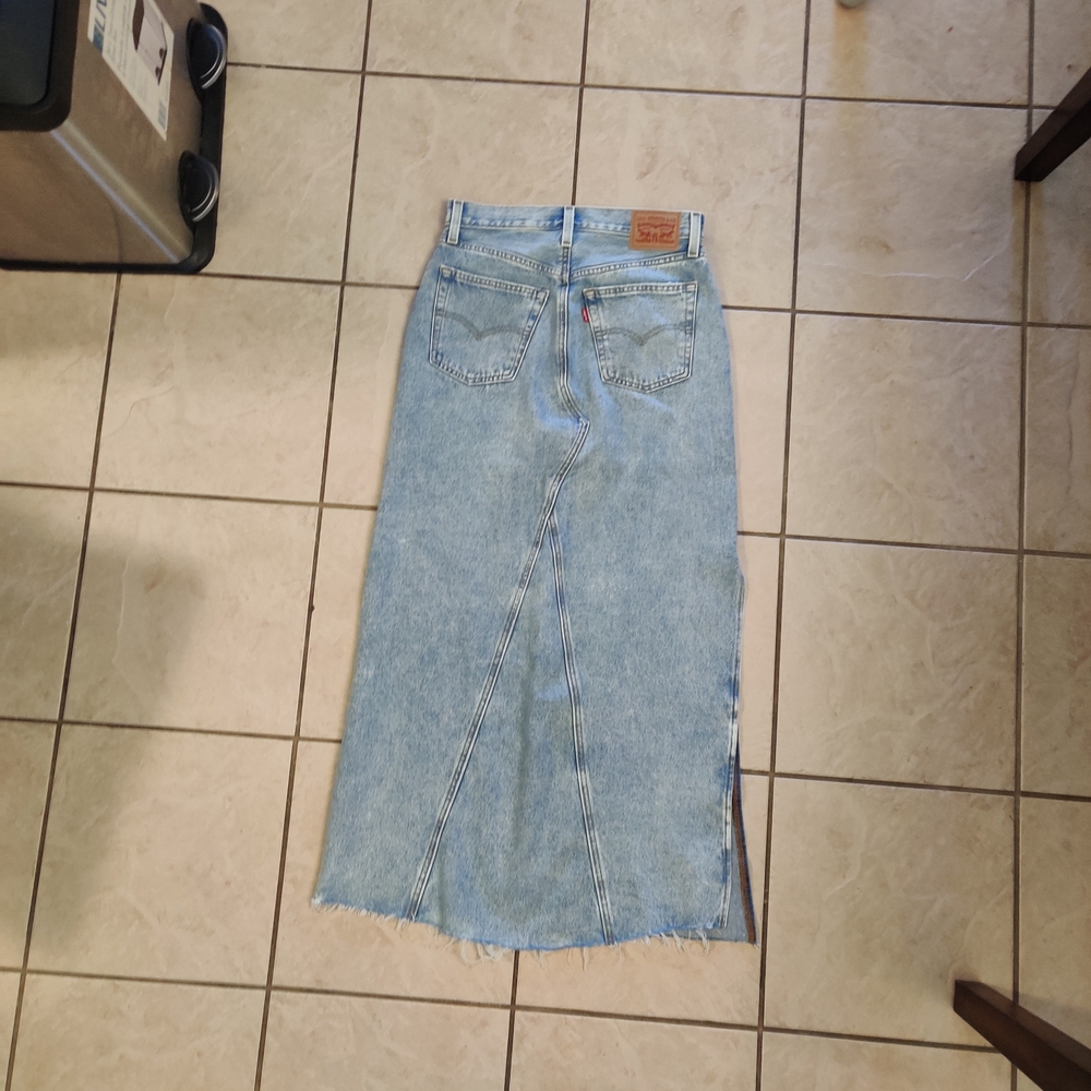 Levi's Iconic Denim Maxi Skirt EUC - Picture 5 of 11